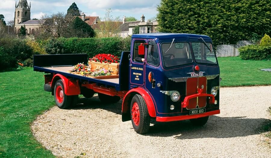 Bespoke Funeral Service Croydon - image of vintage unique hearse